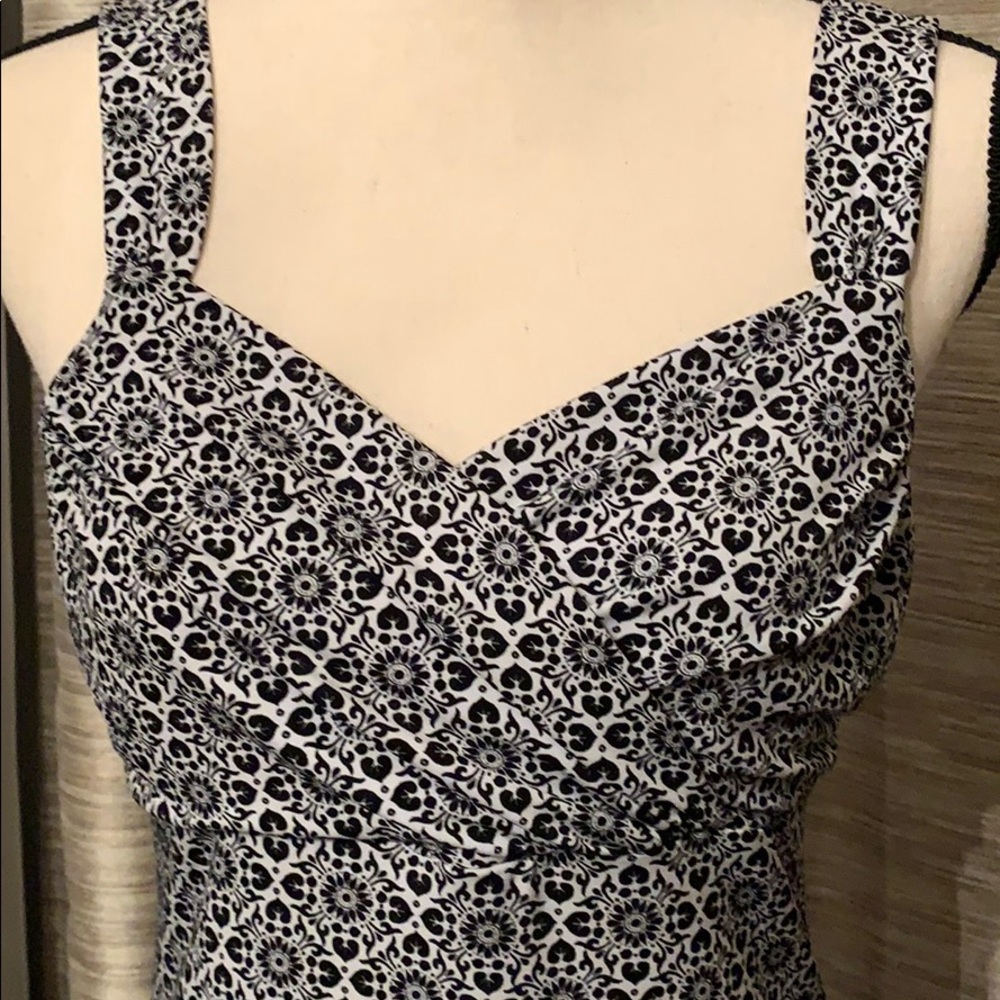 White House Black Market Blouse - Picture 3 of 7